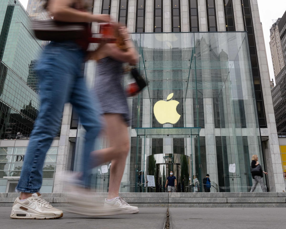 apple-subsidiary-fined-by-uk-government-over-moscow-sanctions-breach_69caa2d8d9369