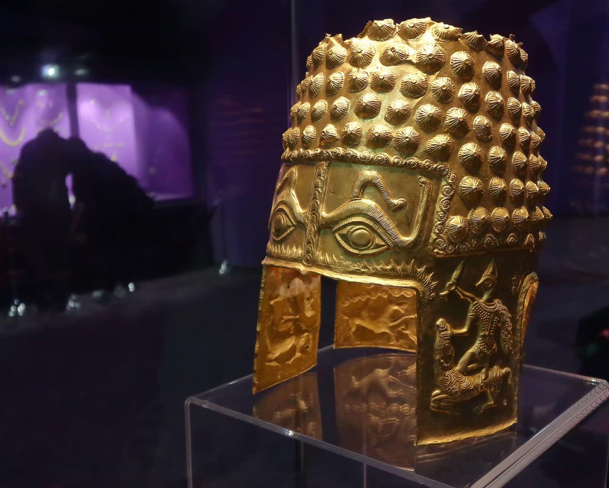 its-amazing-stolen-2500-year-old-romanian-gold-helmet-has-been-found_69ce6d19eb830