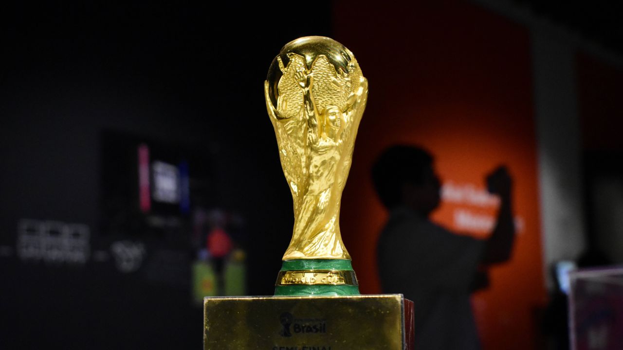 motivul-ireal-pentru-care-un-fotbalist-de-80-000-000e-poate-vedea-mondialul-la-televizor_69cf69494df8d
