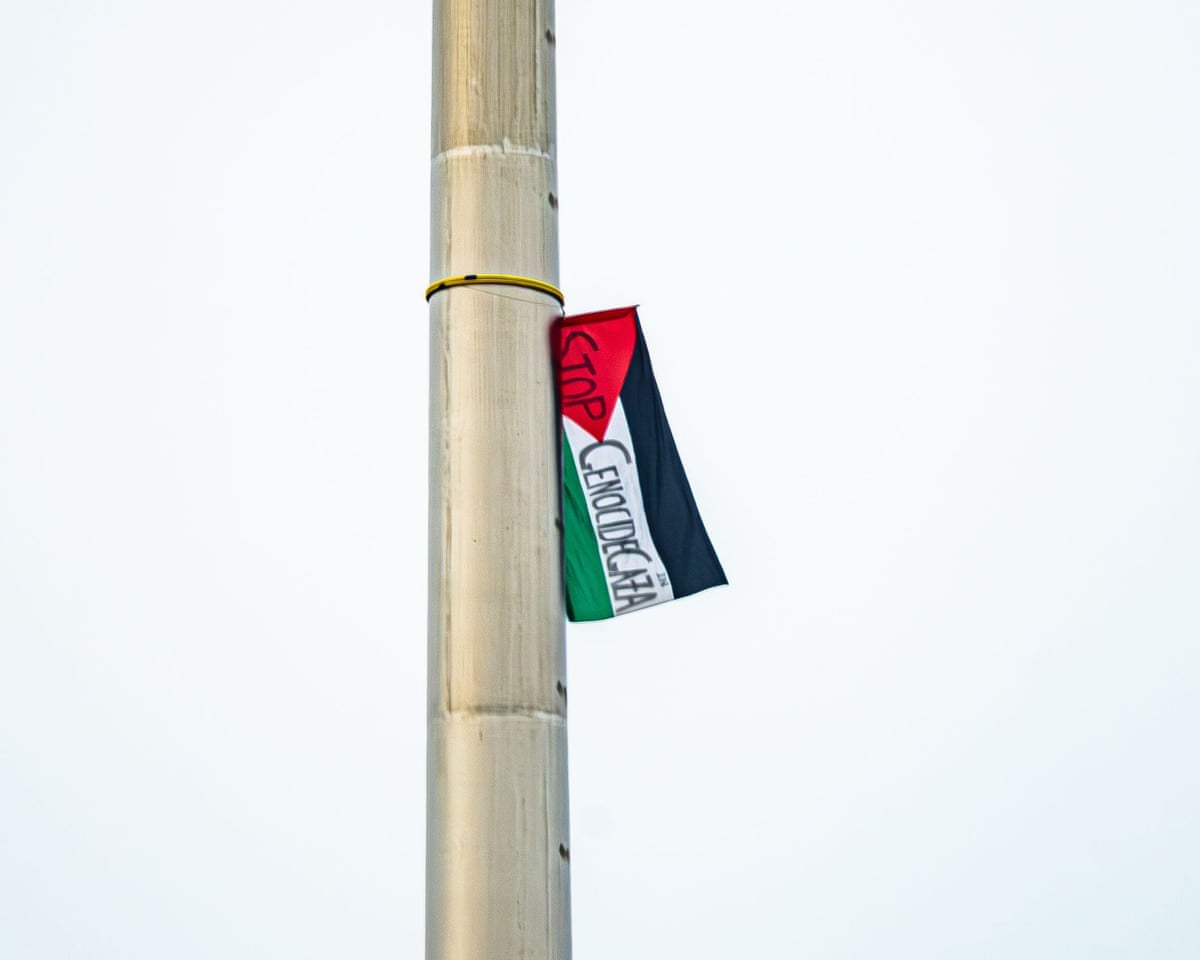 mystery-palestinian-flag-continues-to-fly-high-over-dublin-as-removal-deemed-too-risky_69f21278904be