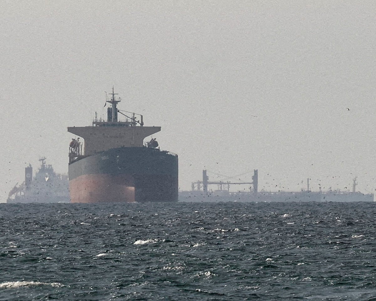 us-expected-to-start-naval-blockade-of-iranian-ports-after-deadline-passes_69dd33e9a41b3