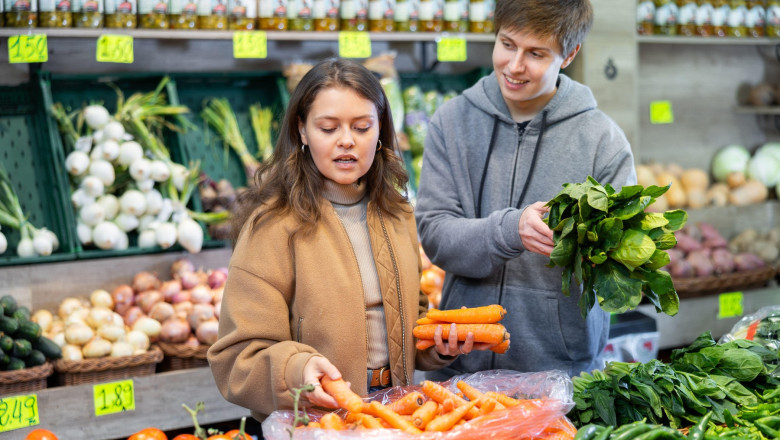 ajuta-morcovii-la-o-mai-buna-vedere-pe-timp-de-noapte-sase-mituri-din-nutritie-si-adevarul-despre-sursa-lor_6a1b352b894e3