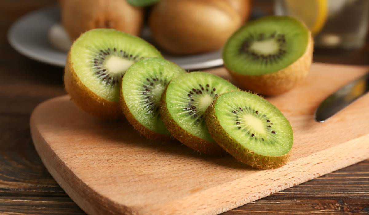 doua-kiwi-pe-zi-trucul-simplu-pentru-digestie-mai-buna-si-aport-crescut-de-fibre_6a16e536a25e8