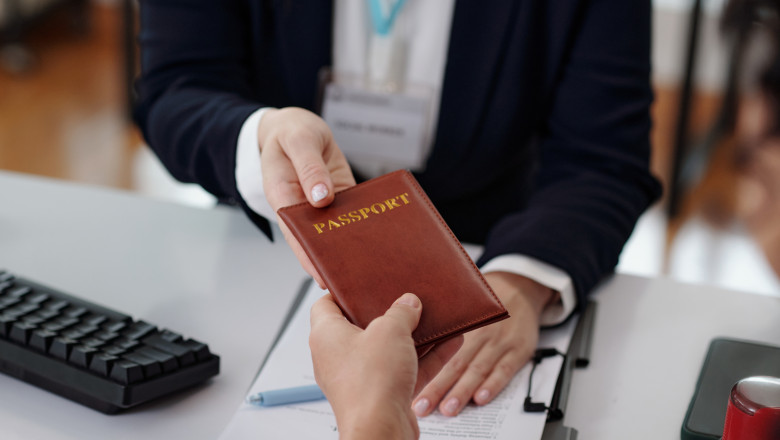 schimbarea-pasaportului-in-2026-acte-necesare-costuri-si-procedura-pentru-eliberarea-unui-nou-document_6a005eb62c894