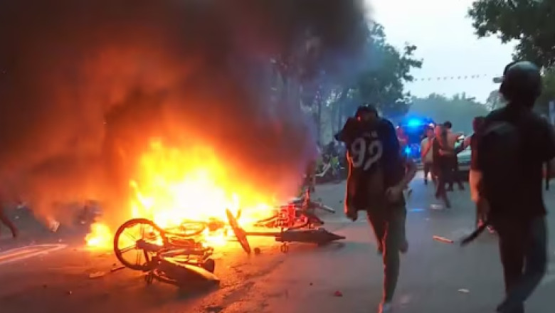 video-sute-de-arestari-in-franta-dupa-victoria-echipei-paris-saint-germain-in-finala-ligii-campionilor-violentele-fusesera-anticipate_6a1c4210cd031
