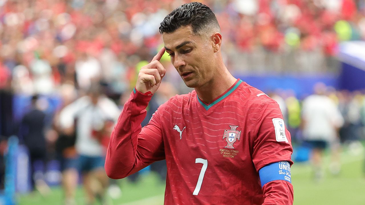 galerie-foto-reactia-lui-cristiano-ronaldo-dupa-portugalia-rd-congo_6a332ad0c2d8f