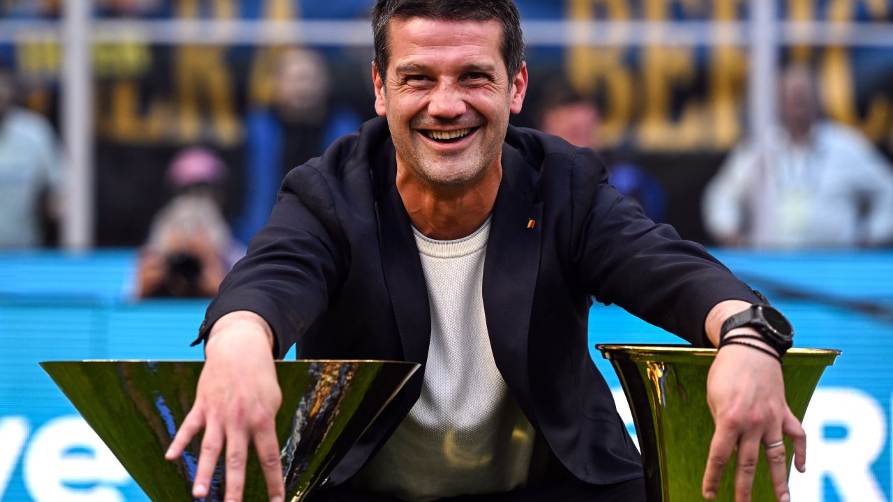 o-legenda-a-lui-inter-isi-scoate-palaria-in-fata-lui-cristi-chivu-a-fost-inteligent_6a2efe1575bda