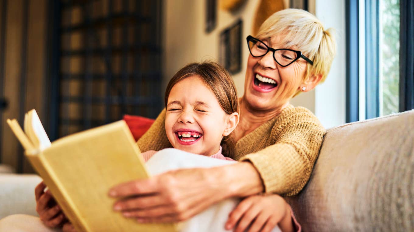people-who-love-being-grandparents-usually-find-happiness-in-these-6-unexpected-things_6a23174193308