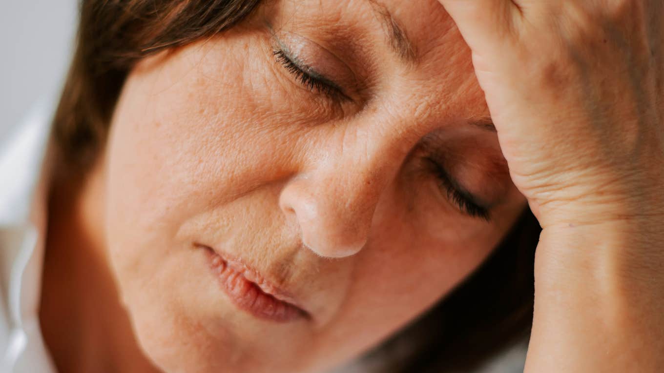 9-menopause-symptoms-that-feel-genuinely-scary-when-you-dont-know-whats-happening_6a4c2d6b9af0e