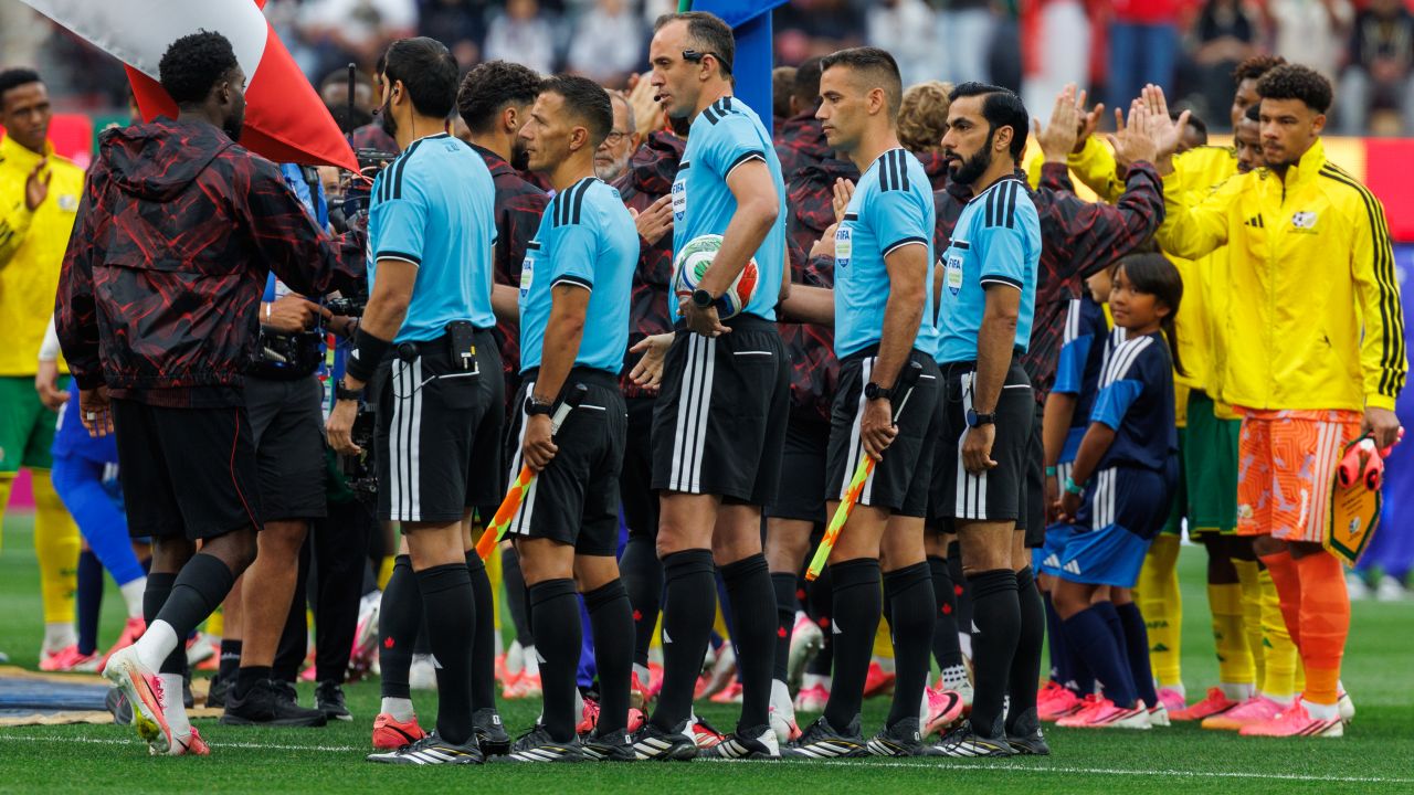 fifa-a-stabilit-arbitrii-pastrati-pentru-semifinalele-si-finalele-de-la-cupa-mondiala_6a54c9067ac74