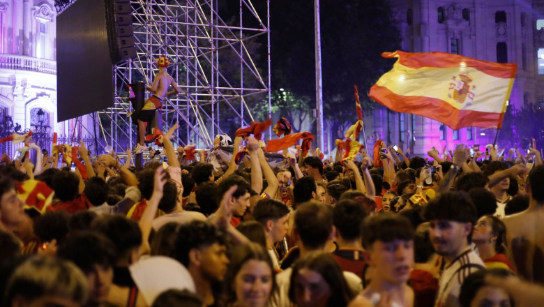 tragedie-in-spania-dupa-castigarea-cupei-mondiale-un-baiat-de-13-ani-a-murit-in-timpul-celebrarii-victoriei_6a5e029b3b3fa