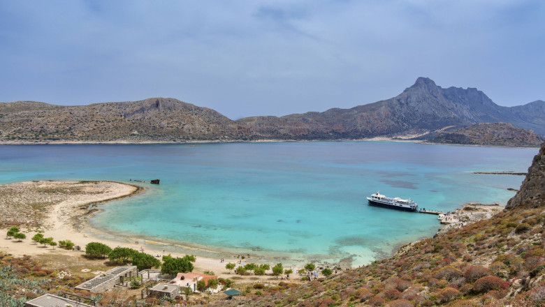 video-topul-celor-mai-frumoase-plaje-din-grecia-o-insula-preferata-de-romani-pentru-vacante-domina-clasamentul_6a533ff56cf36